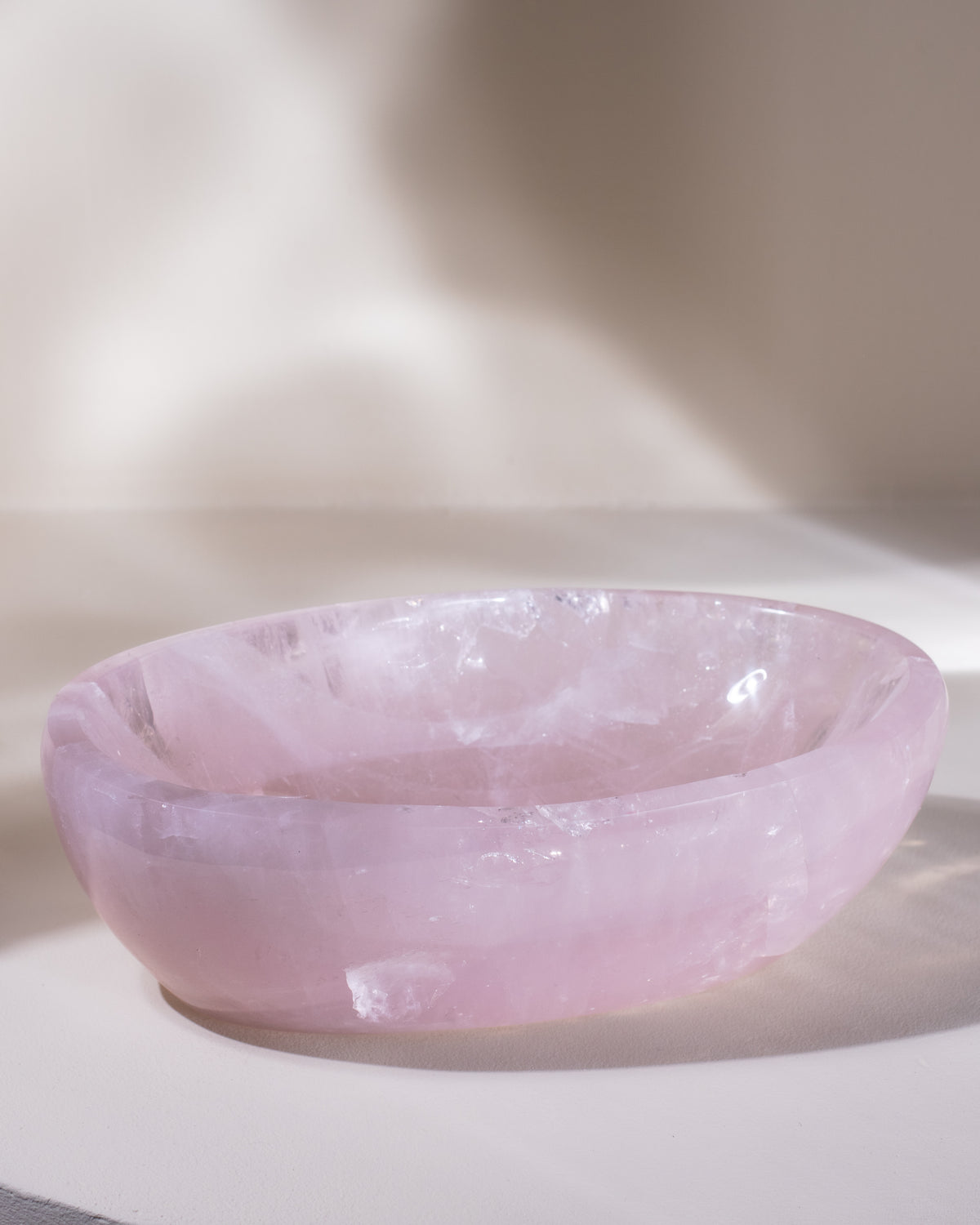 Grand bol en quartz rose, pièce unique