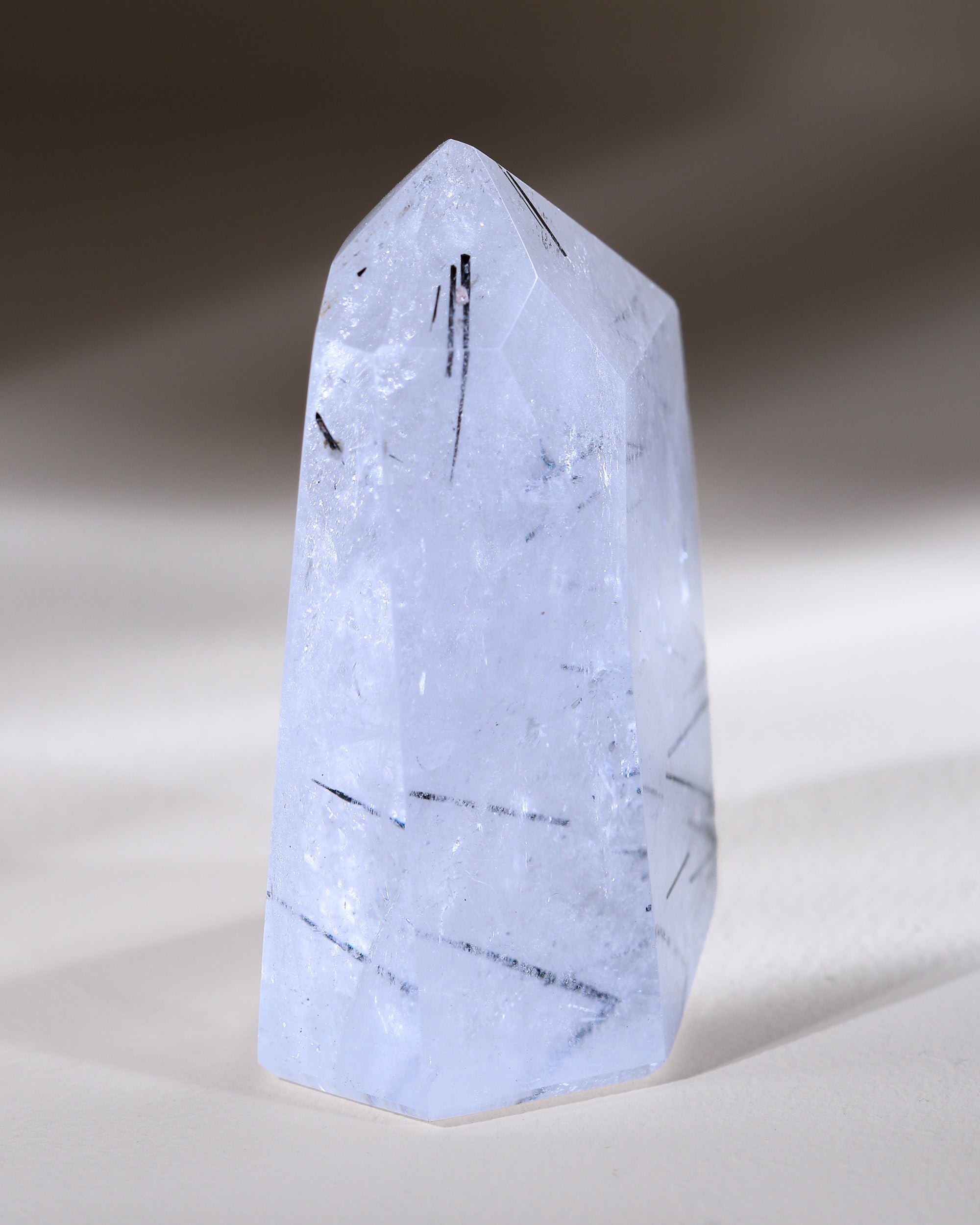 Pointe de quartz tourmaline, pièce unique