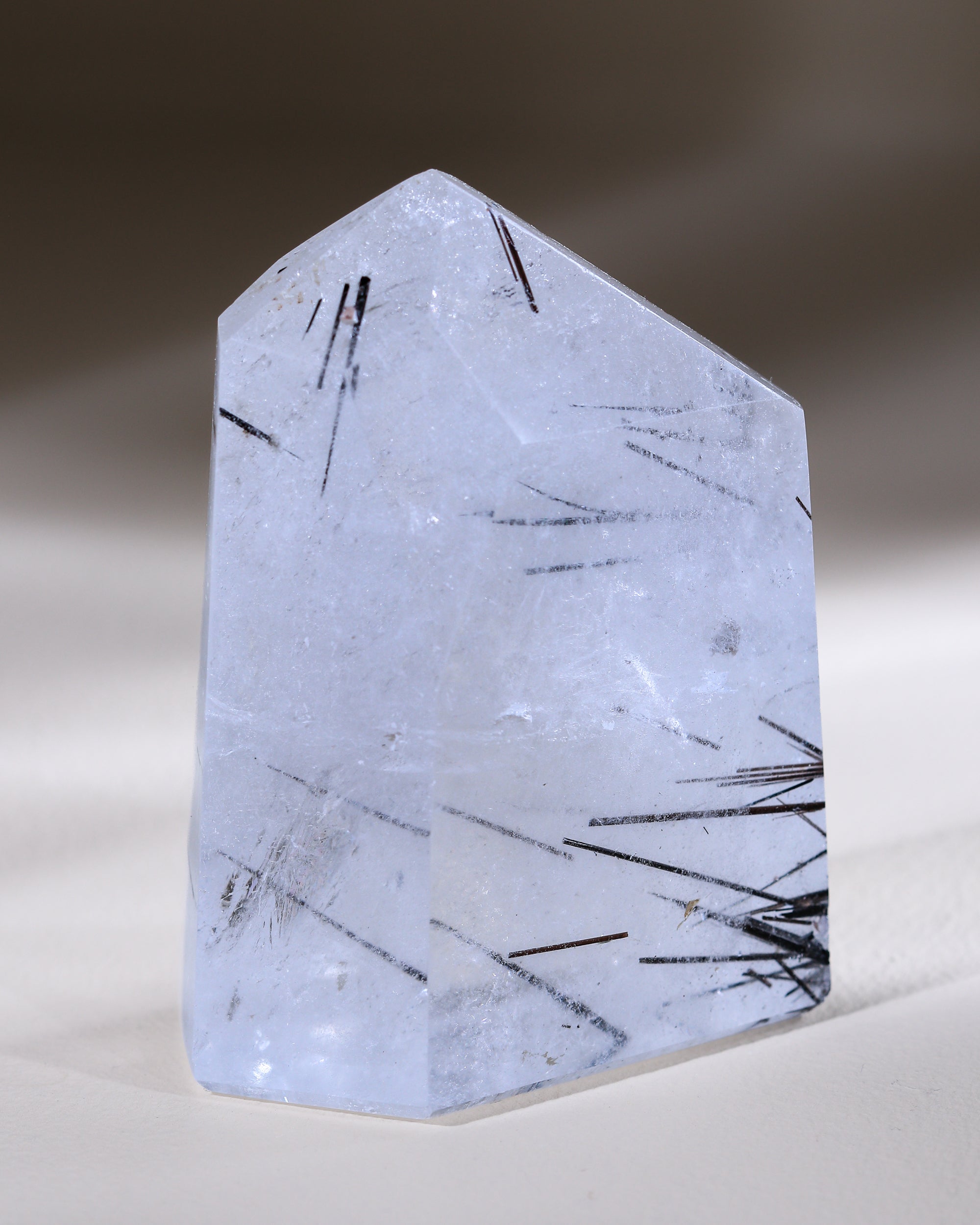 Pointe de quartz tourmaline, pièce unique