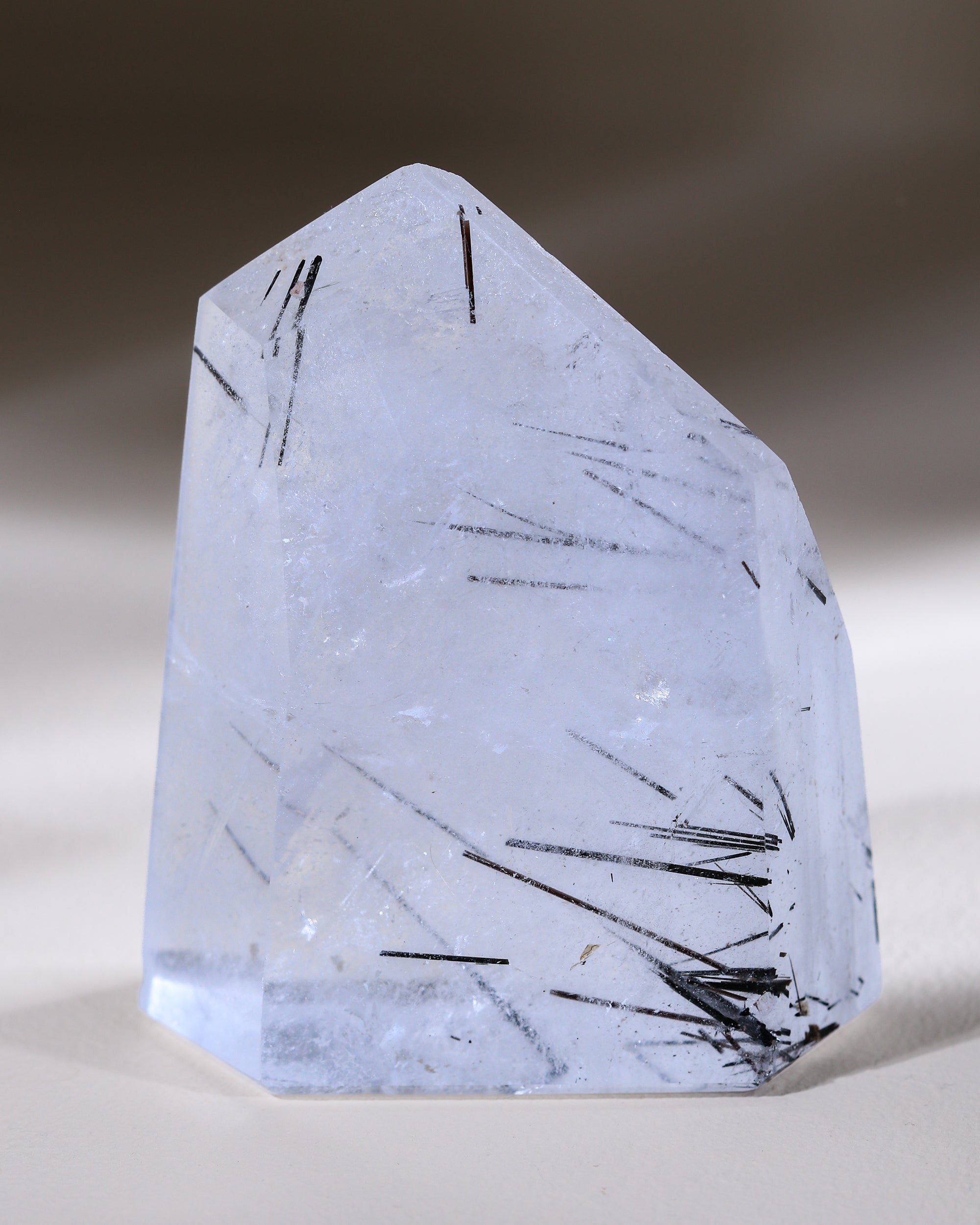 Pointe de quartz tourmaline, pièce unique