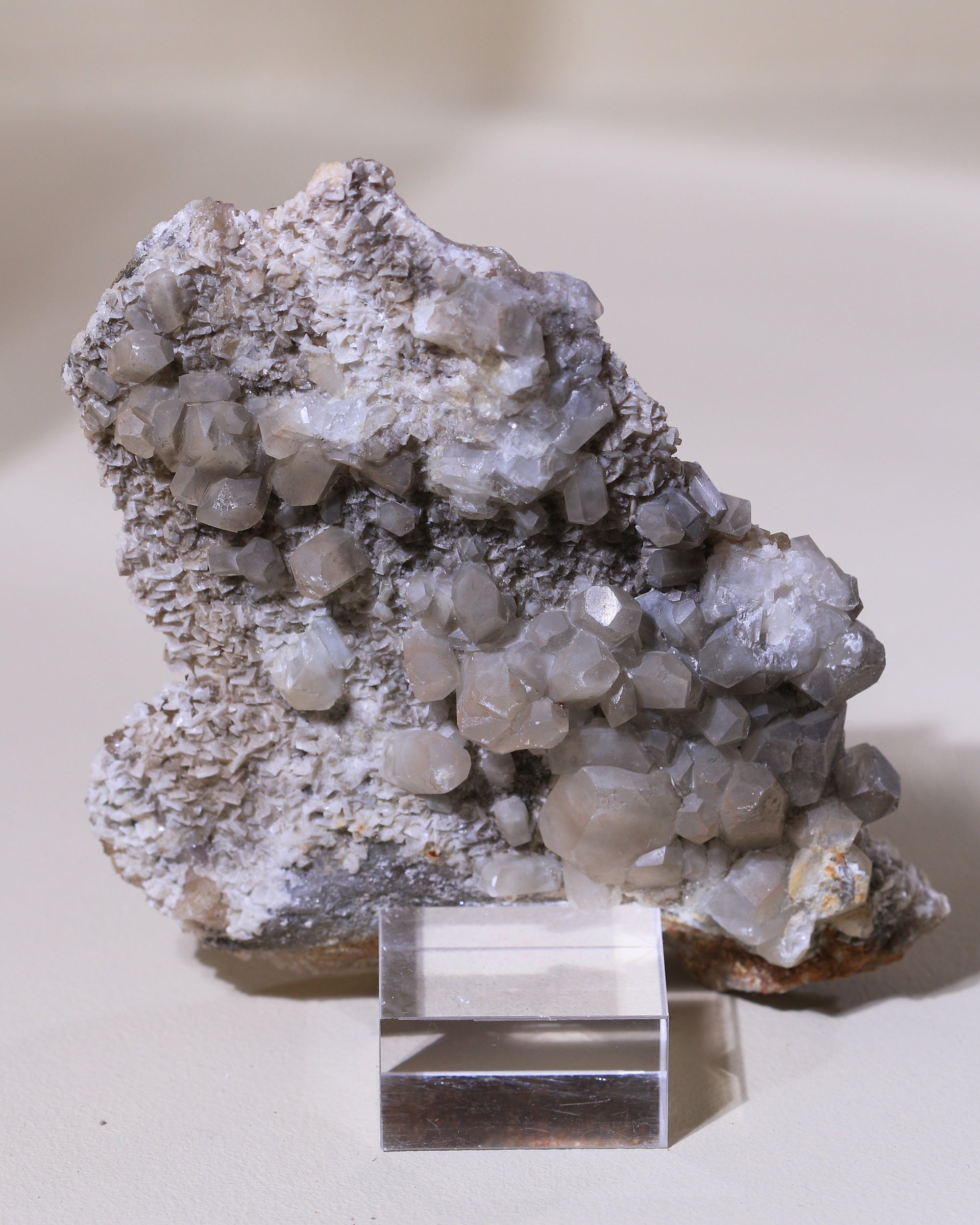 gelber Fluorit mit Calcit, Einzelstück