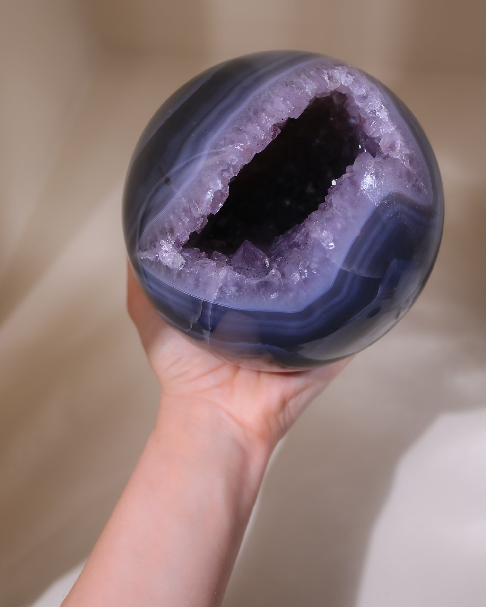 große Amethyst-Achat Kugel, Einzelstück