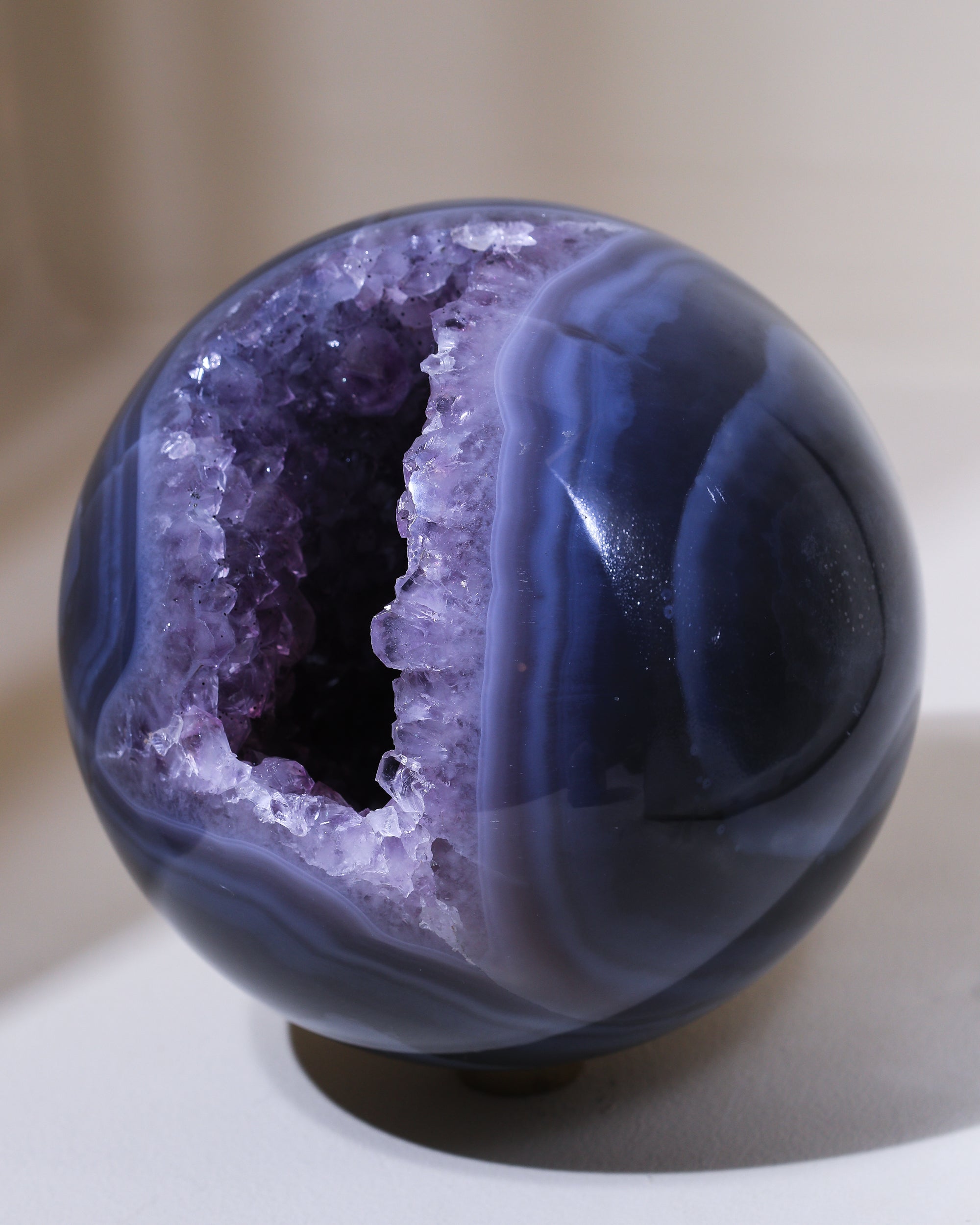 große Amethyst-Achat Kugel, Einzelstück