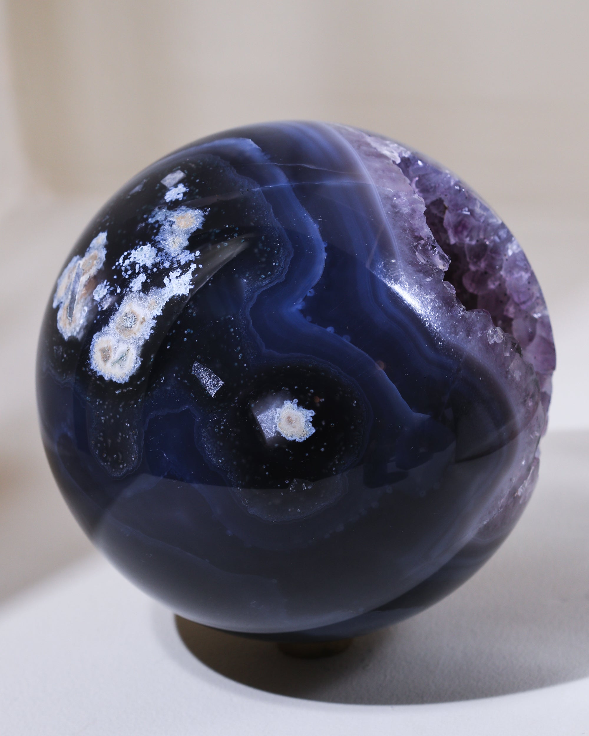 große Amethyst-Achat Kugel, Einzelstück