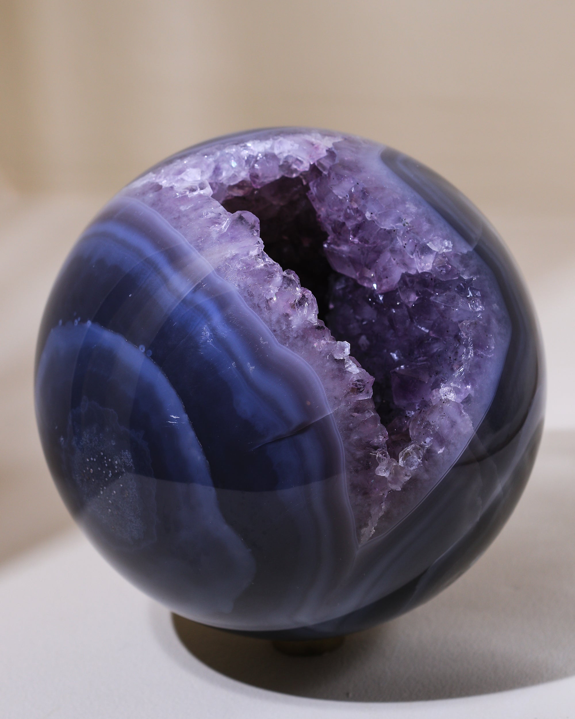 große Amethyst-Achat Kugel, Einzelstück