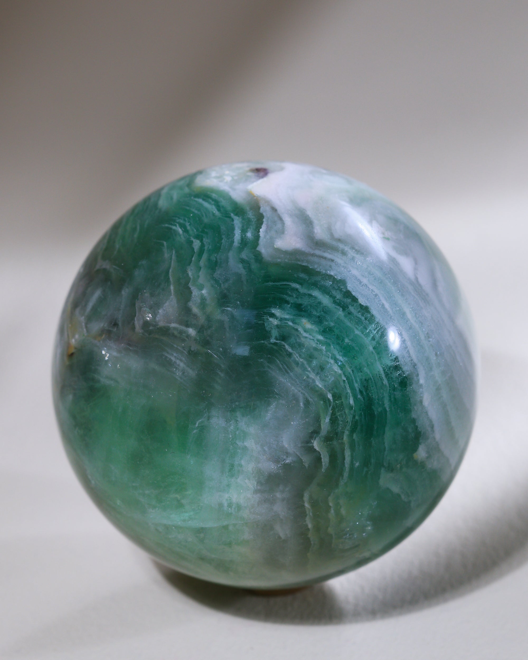 Fluorit Kugel (Seidenfluorit), Einzelstück