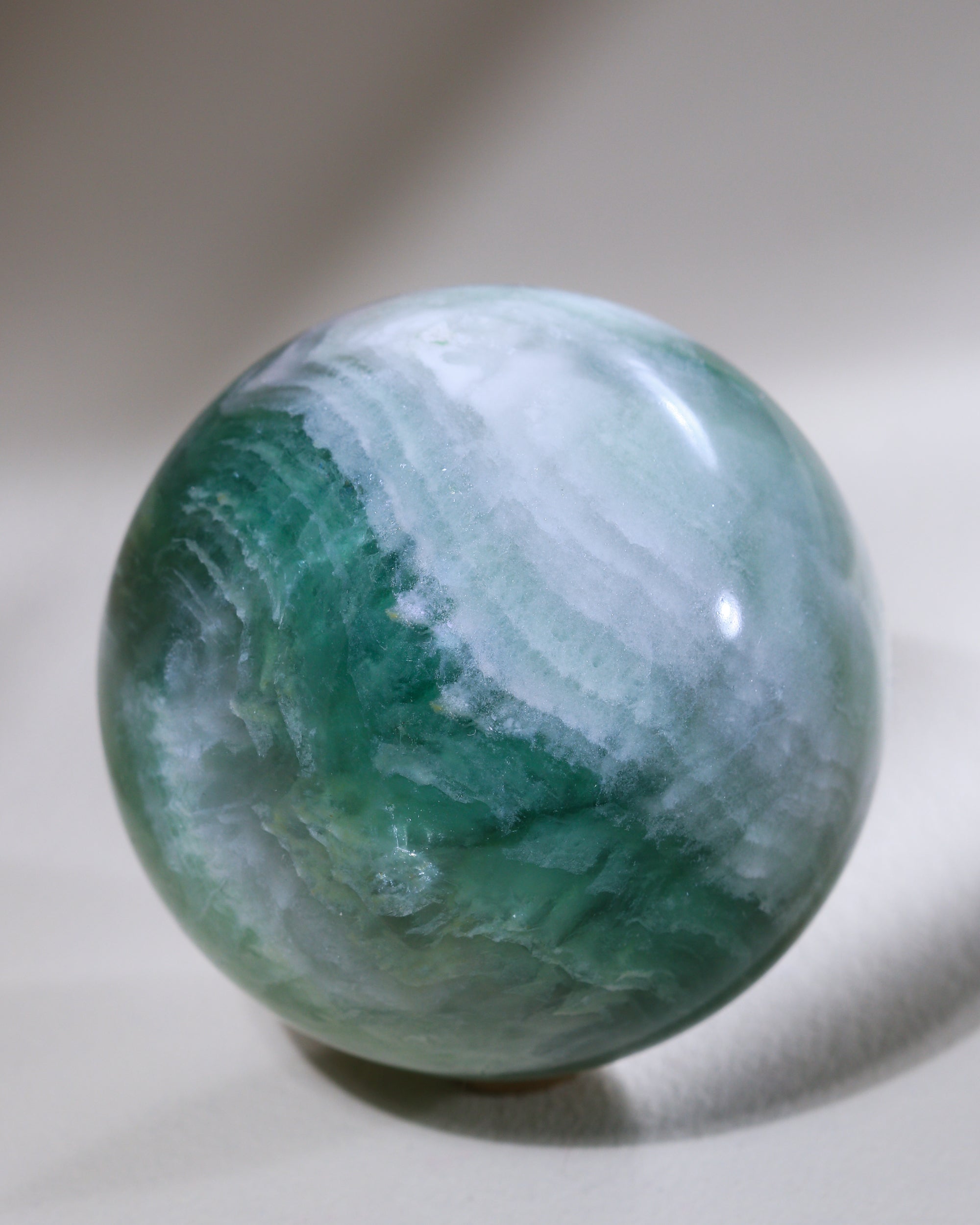 Fluorit Kugel (Seidenfluorit), Einzelstück