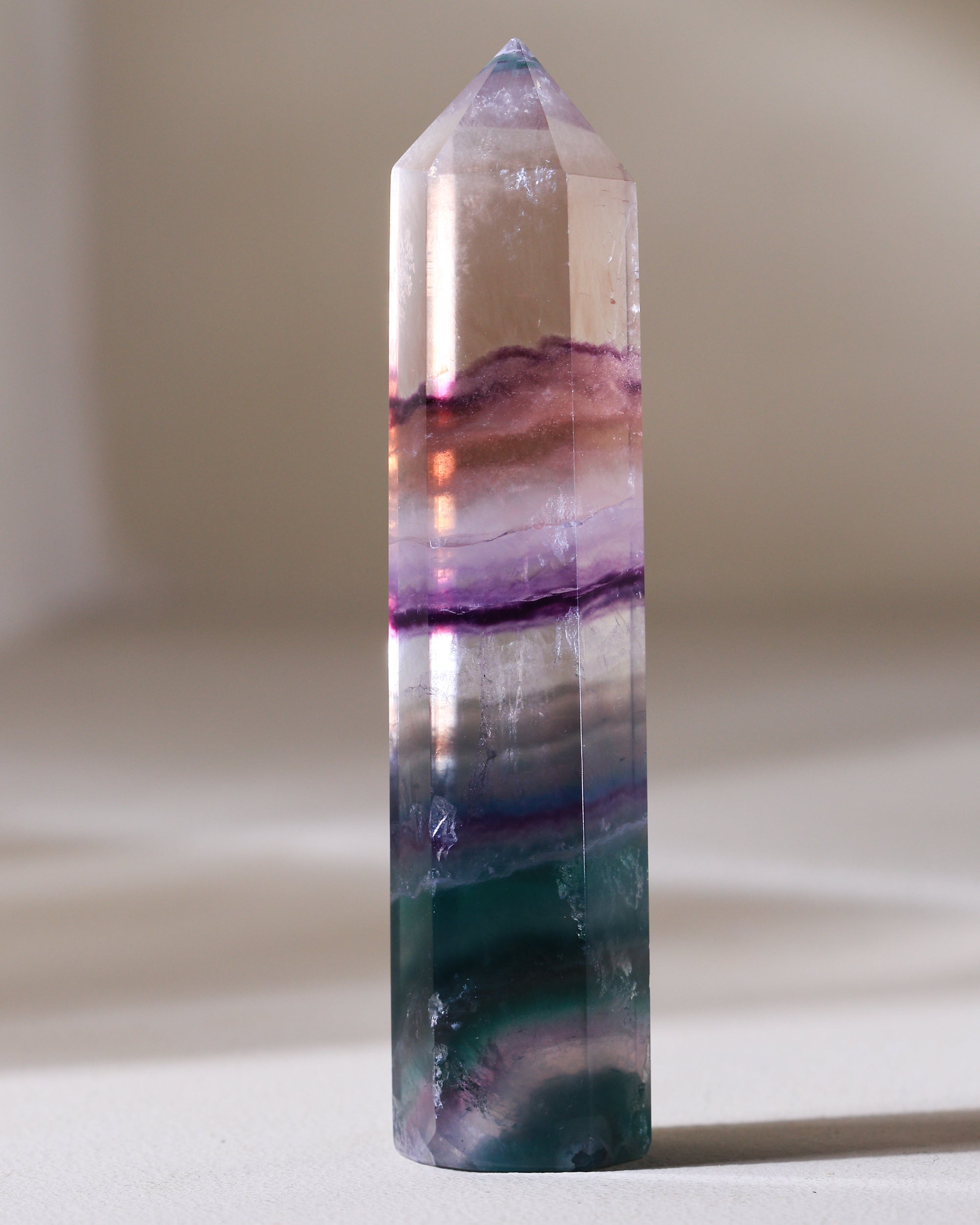 Regenbogen Fluorit Spitze, Einzelstück