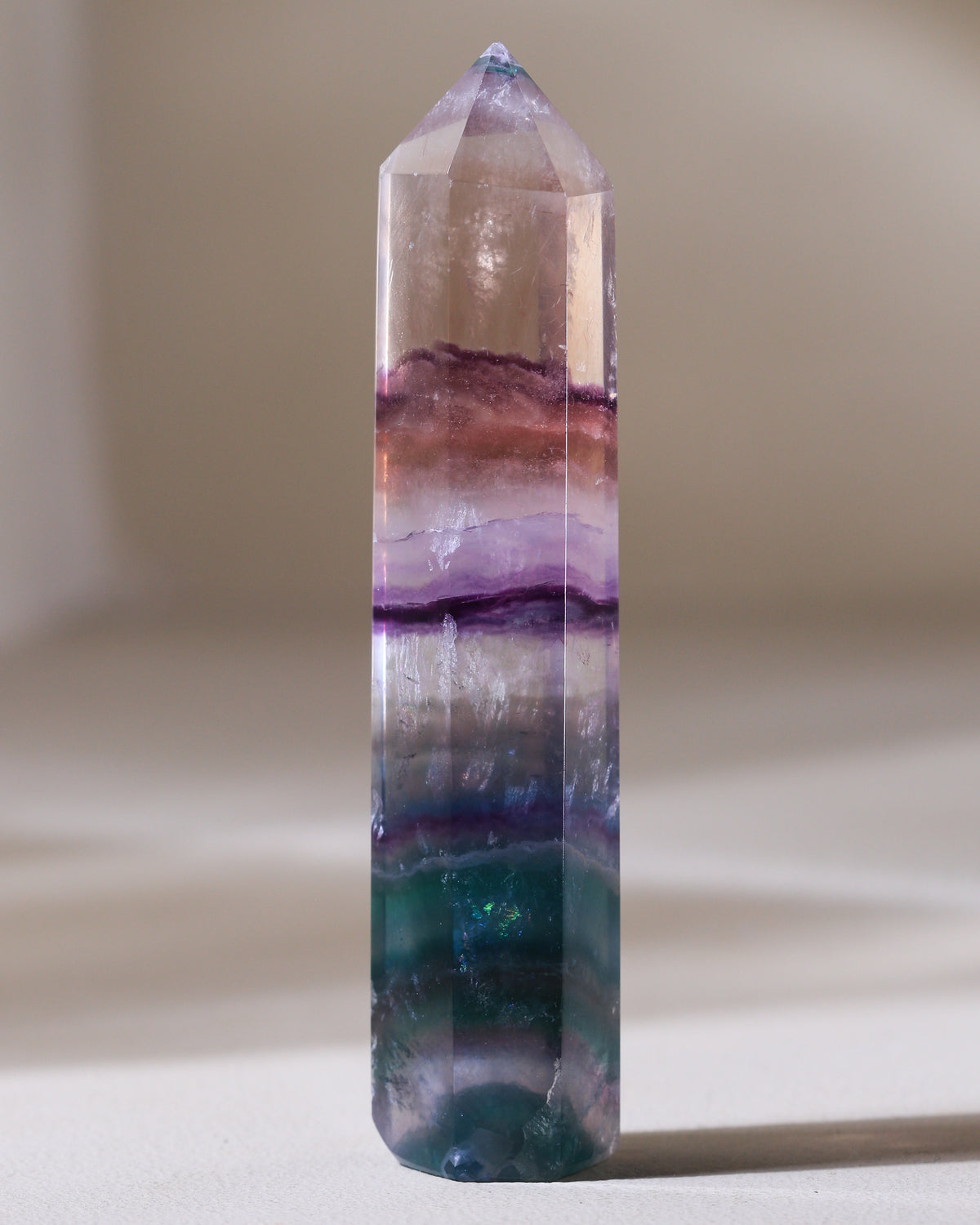 Regenbogen Fluorit Spitze, Einzelstück