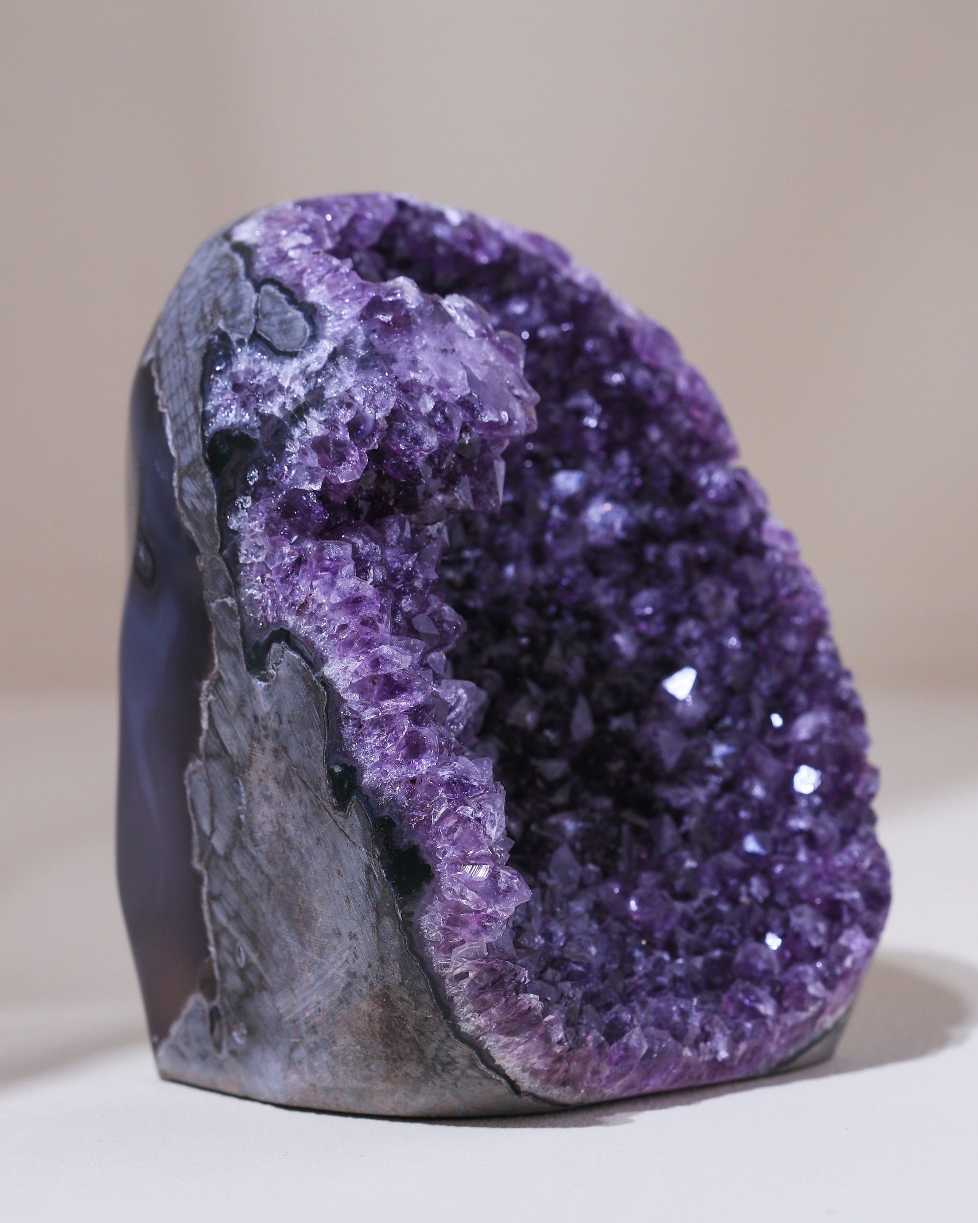 großer Amethyst Kristall, Einzelstück