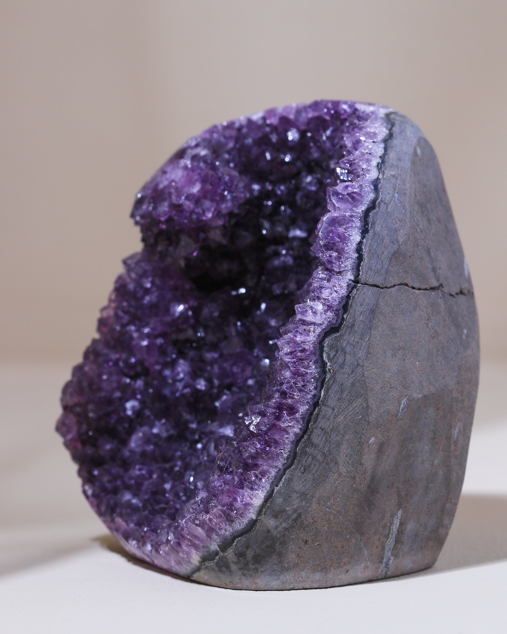 großer Amethyst Kristall, Einzelstück