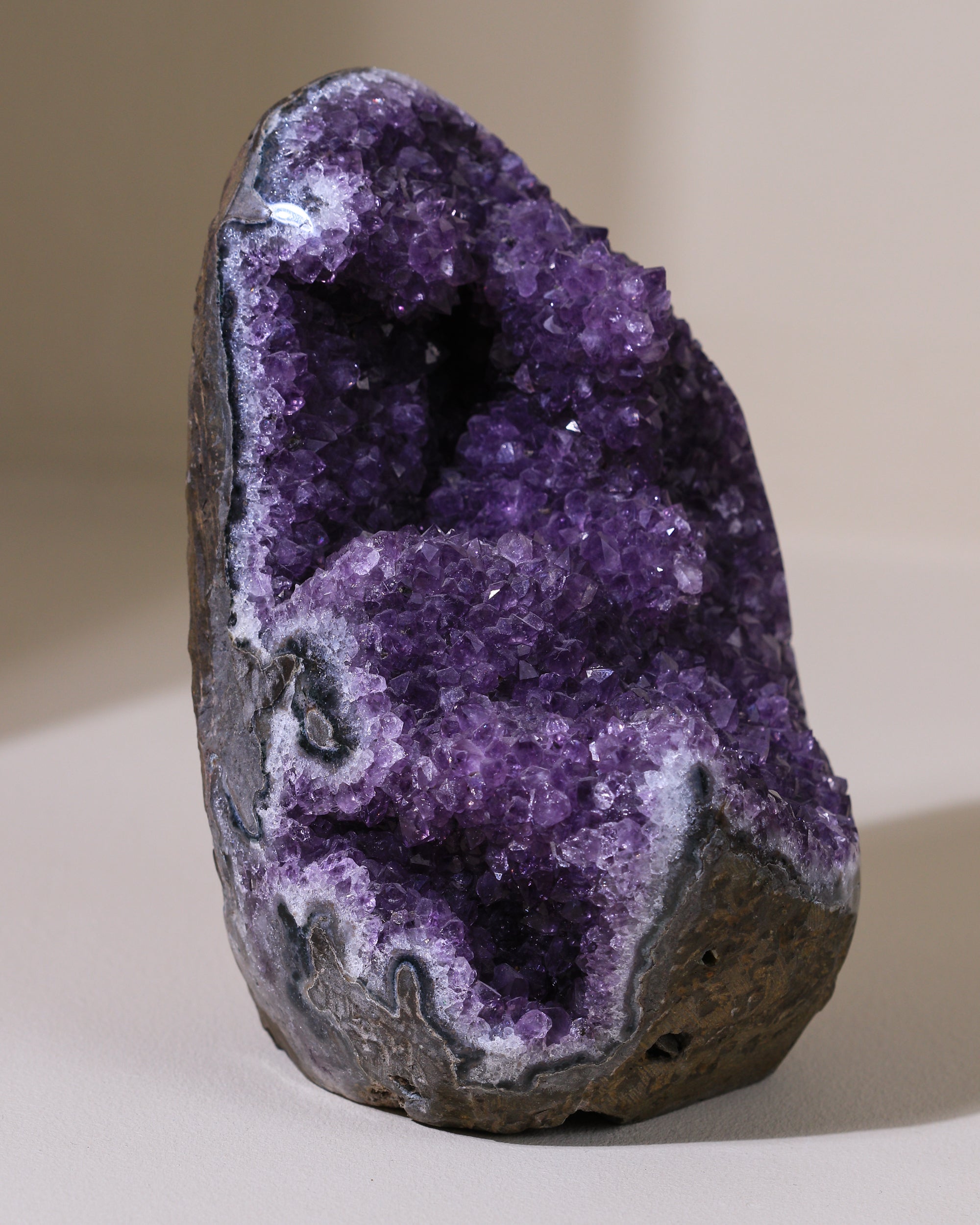 großer Amethyst Kristall, Einzelstück