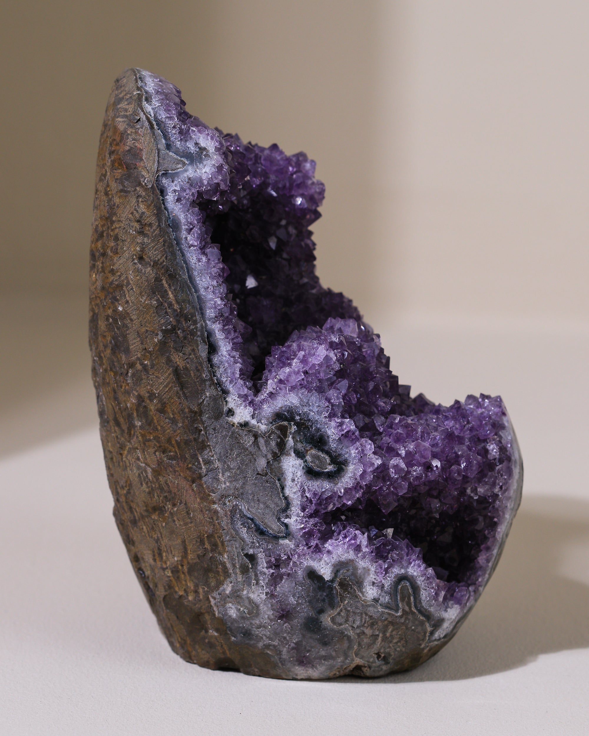 großer Amethyst Kristall, Einzelstück