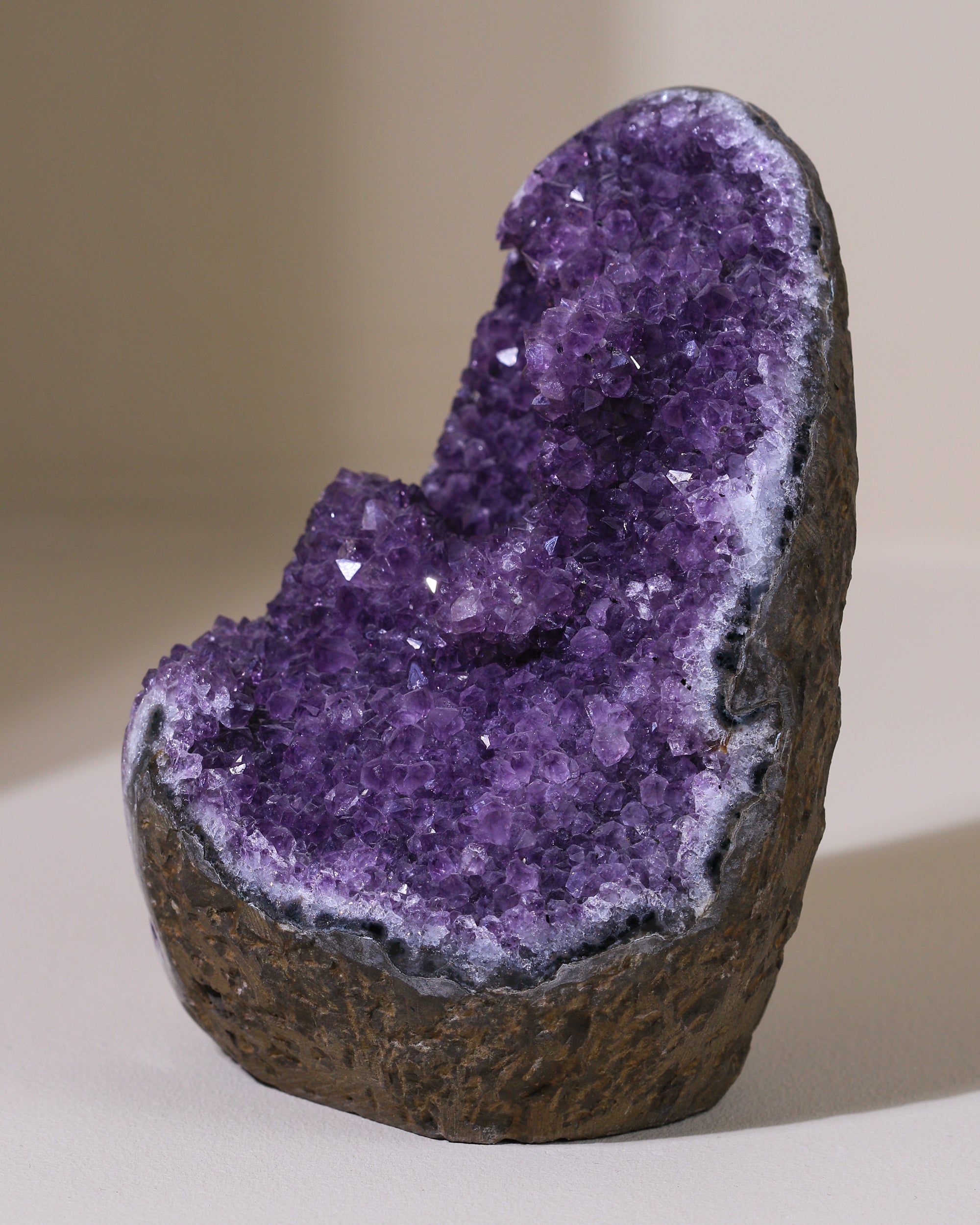 großer Amethyst Kristall, Einzelstück