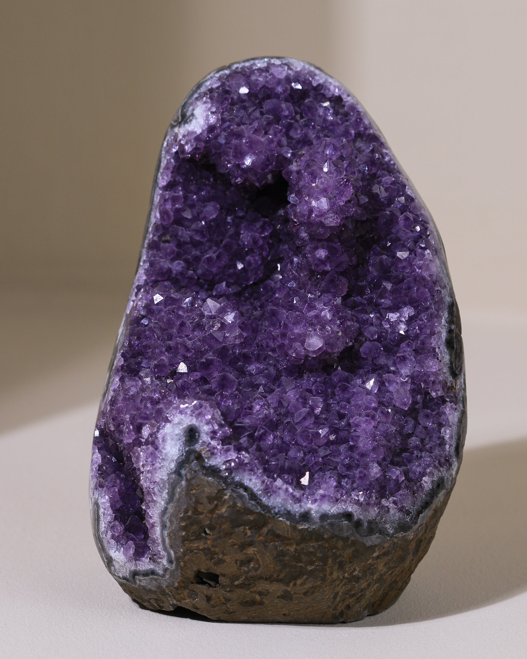 großer Amethyst Kristall, Einzelstück