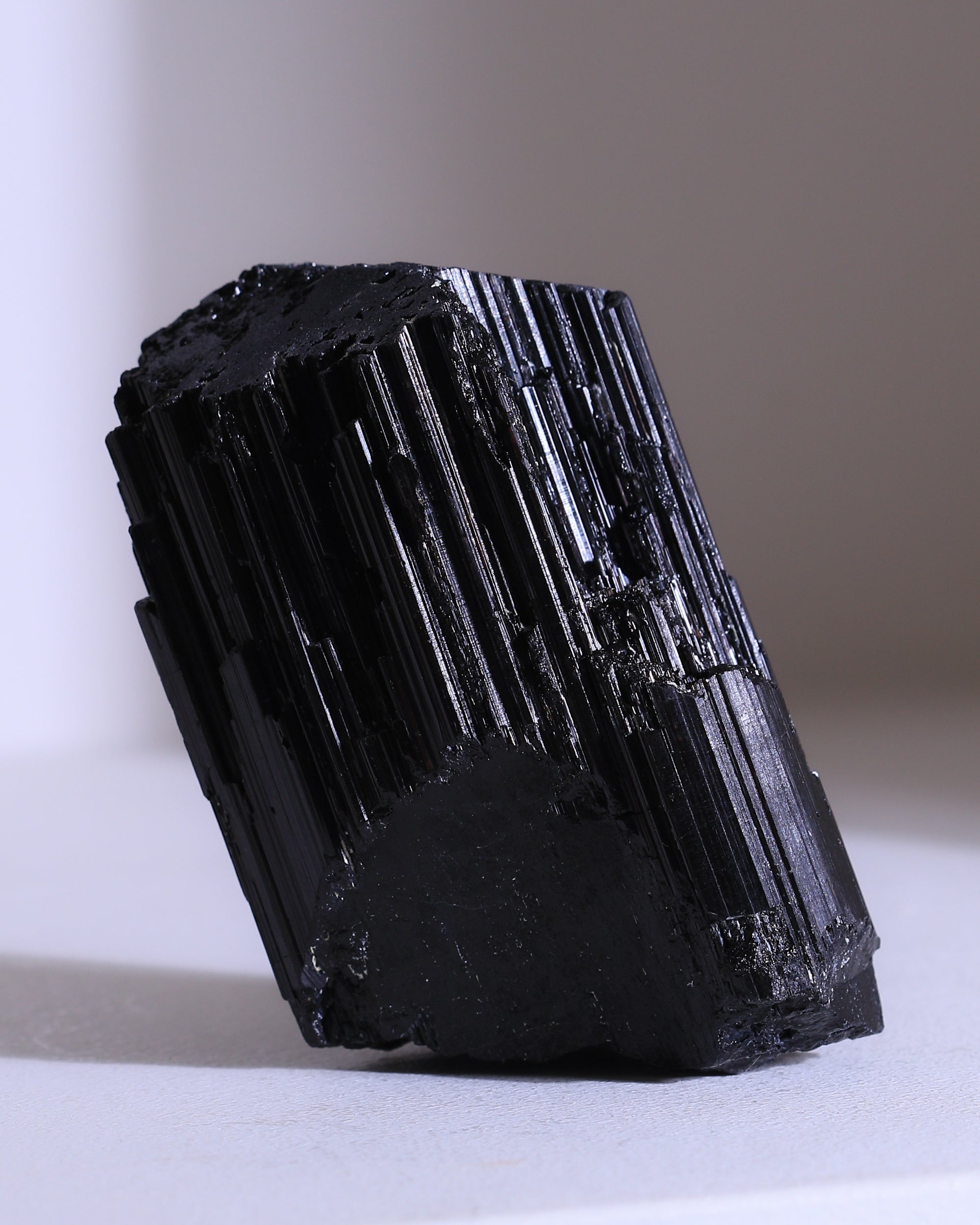 Schwarzer Turmalin Kristall, Einzelstück