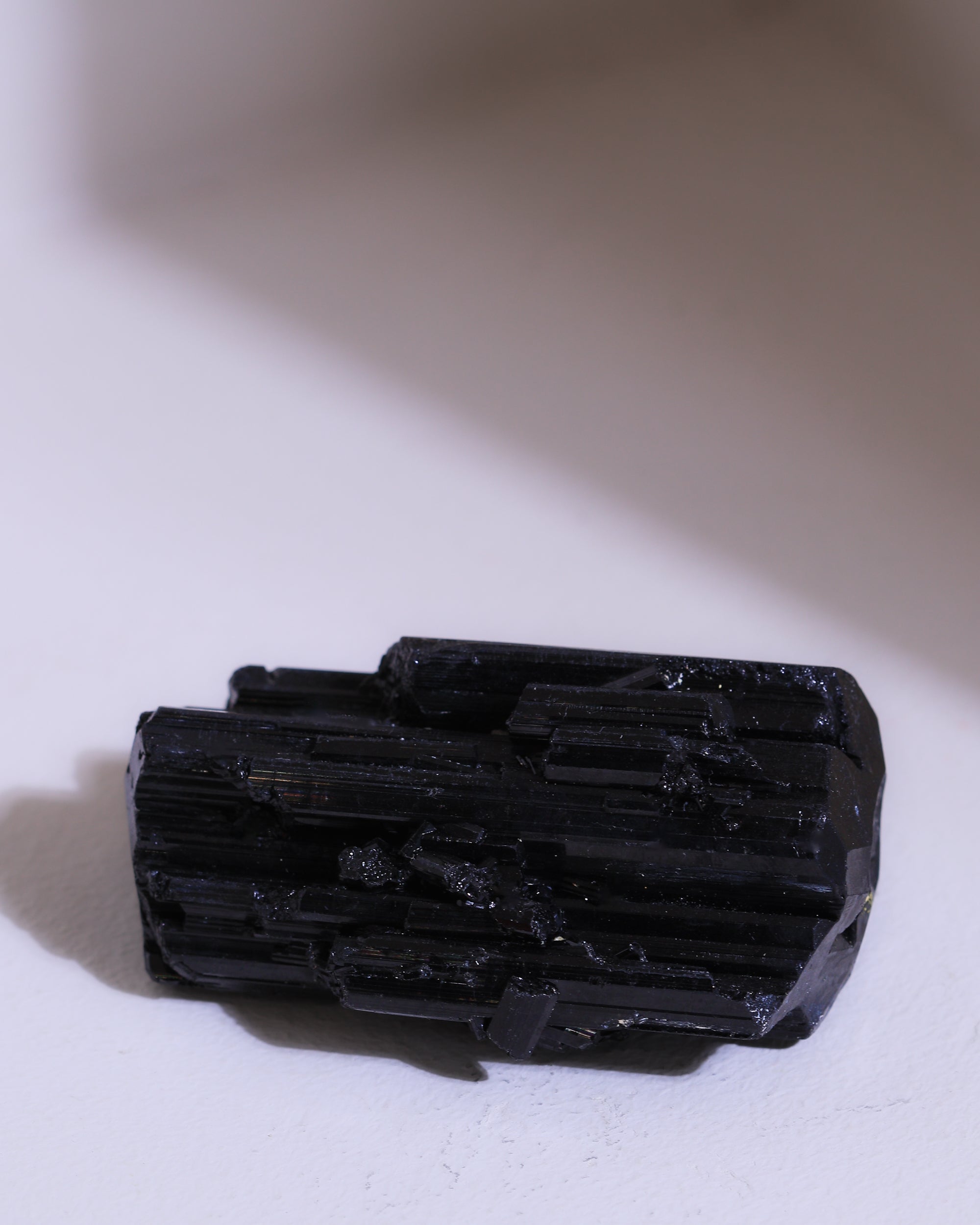 Schwarzer Turmalin Kristall, Einzelstück