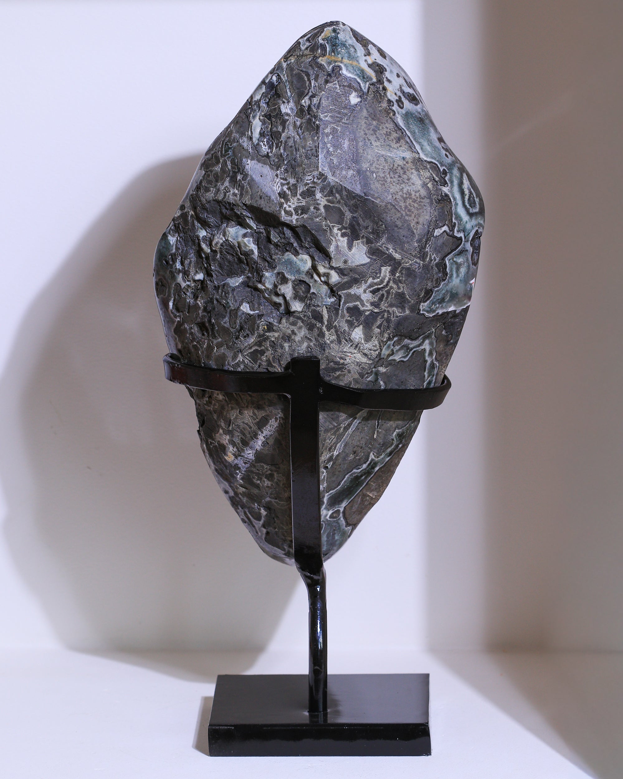 Amethyst auf Ständer, Einzelstück