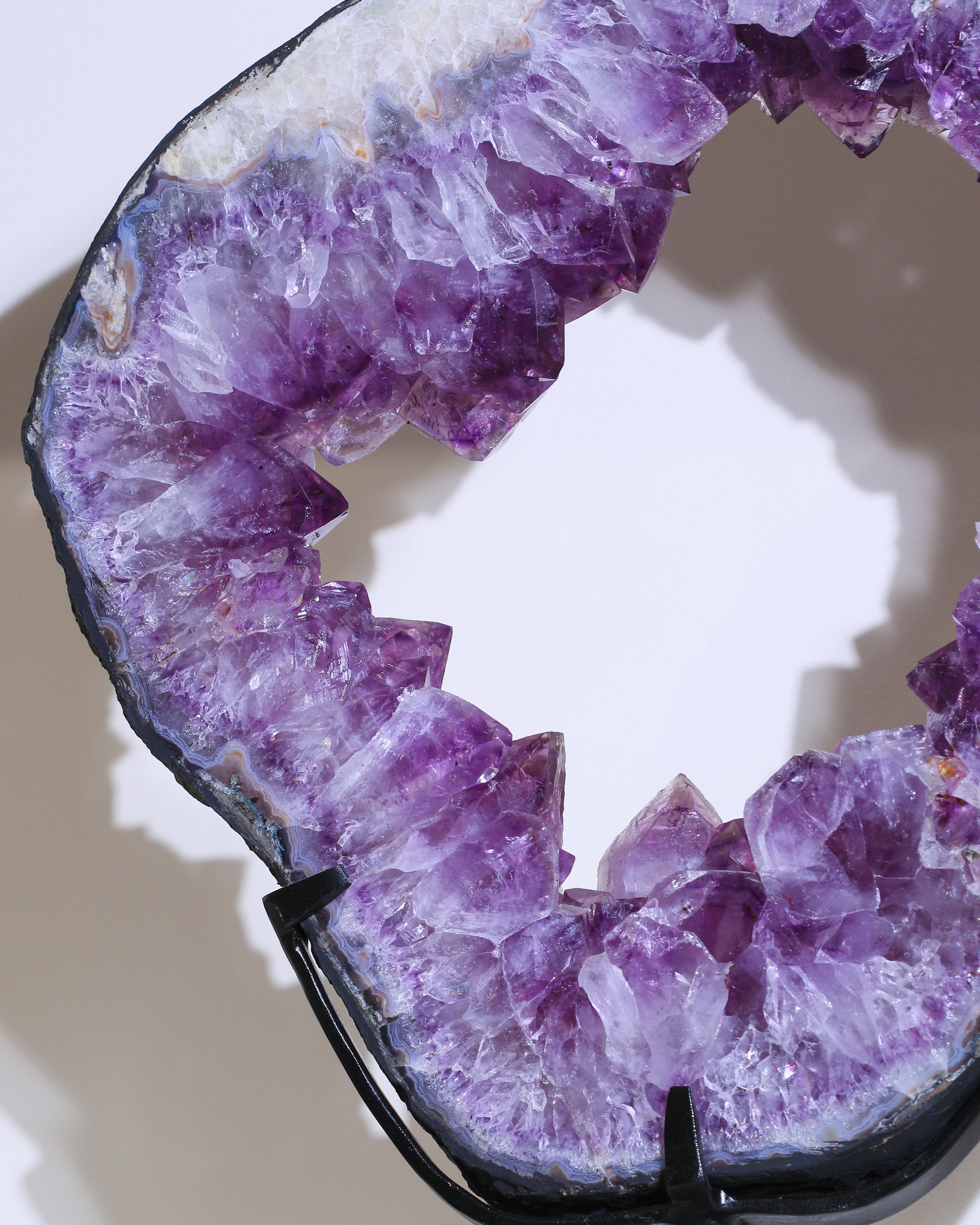 Amethyst auf Ständer, Einzelstück