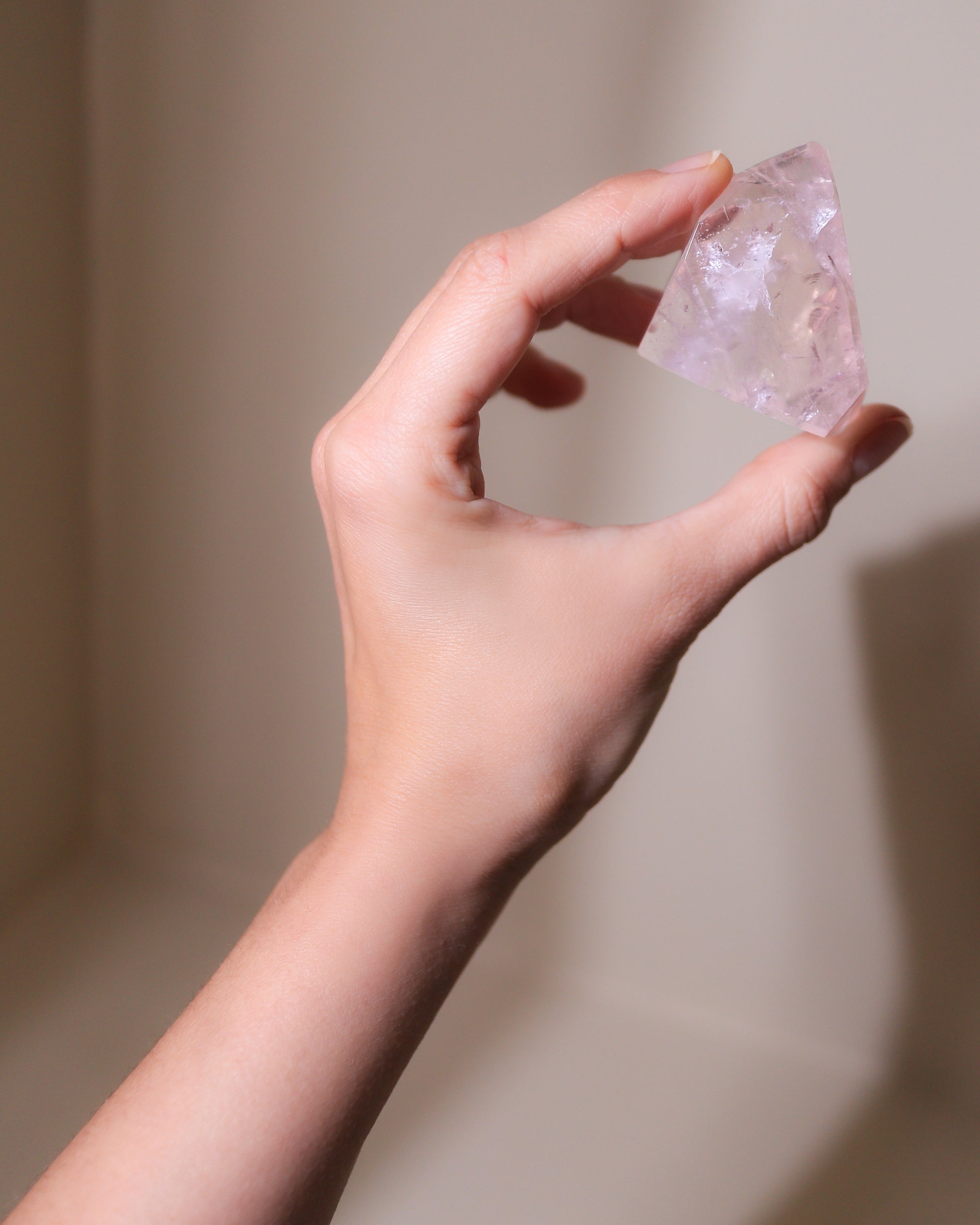 Rosenquarz Freiform ("Dream Rose Quartz")