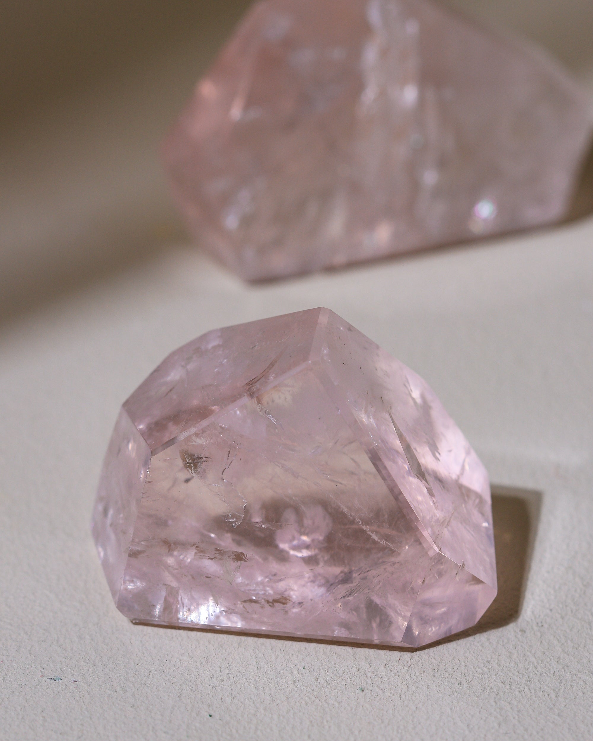 Rosenquarz Freiform ("Dream Rose Quartz")