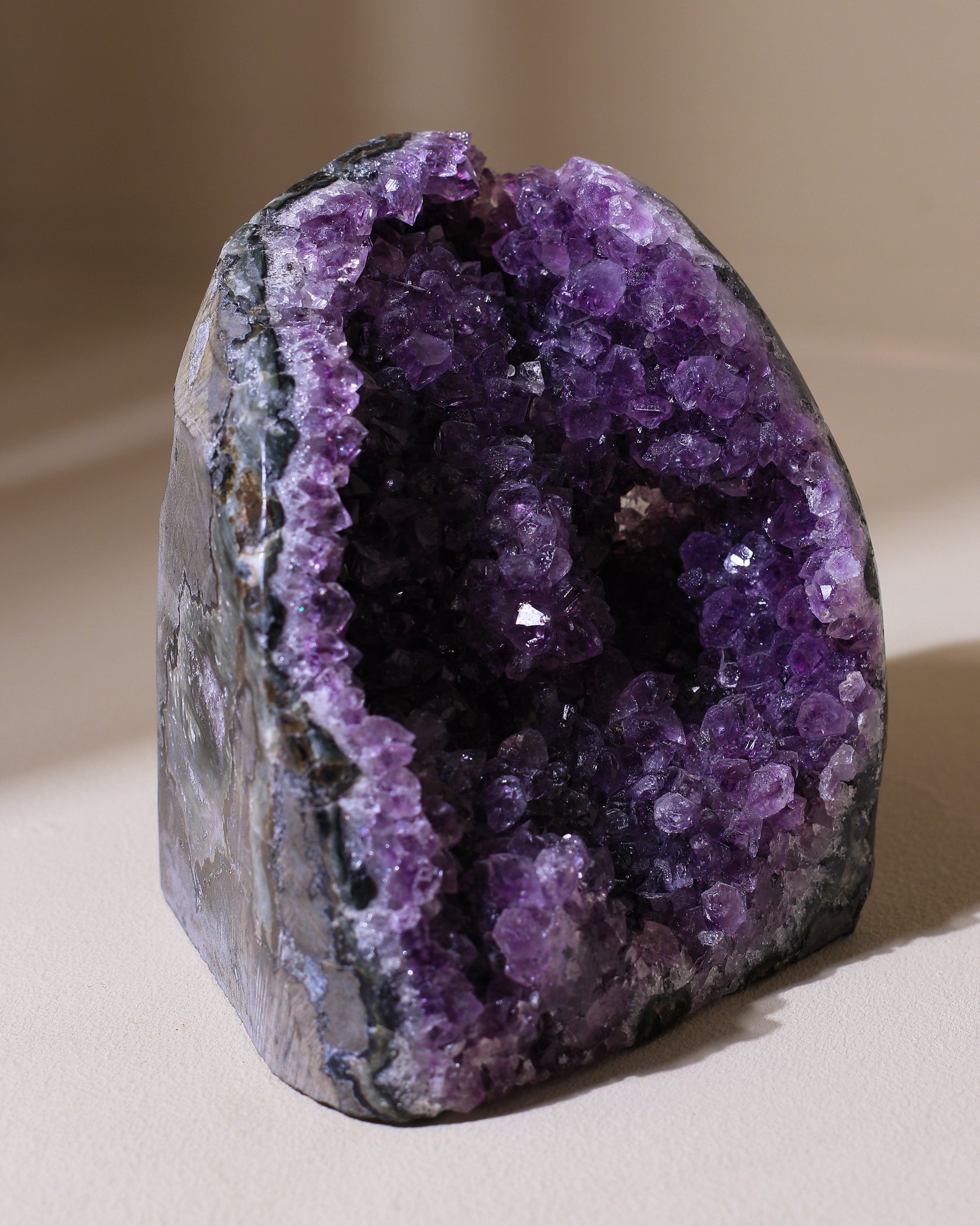 großer Amethyst Kristall, Einzelstück