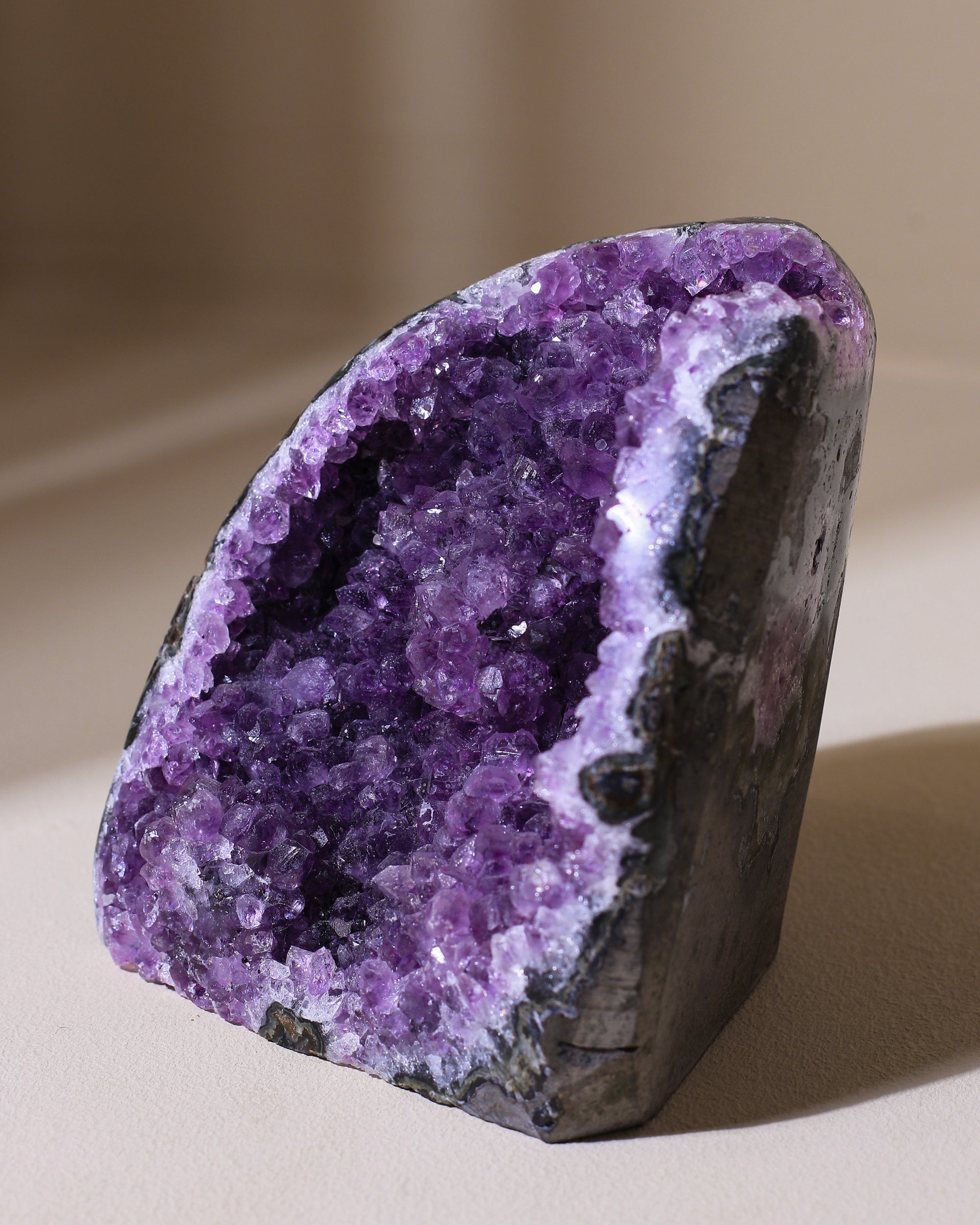 großer Amethyst Kristall, Einzelstück