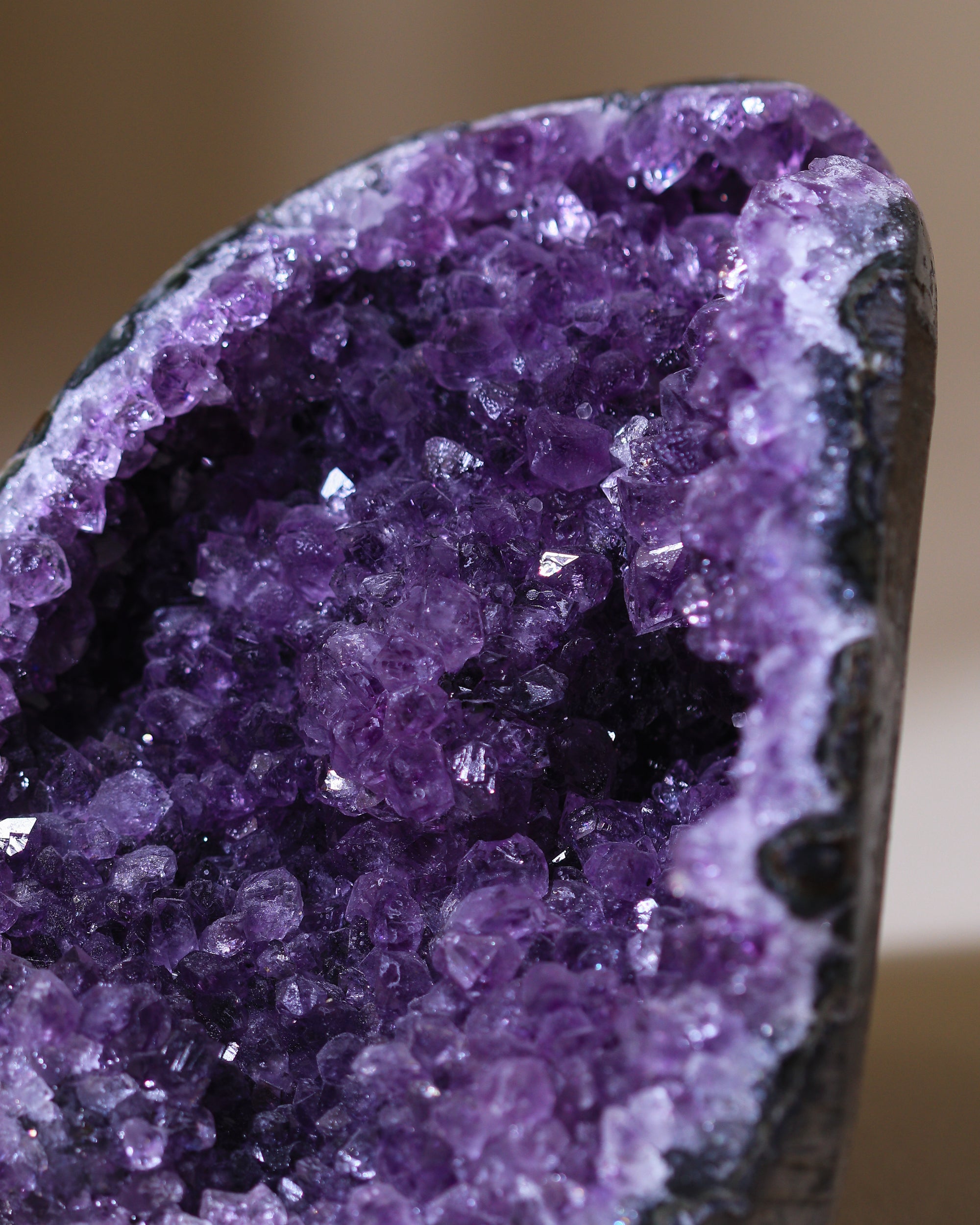 großer Amethyst Kristall, Einzelstück