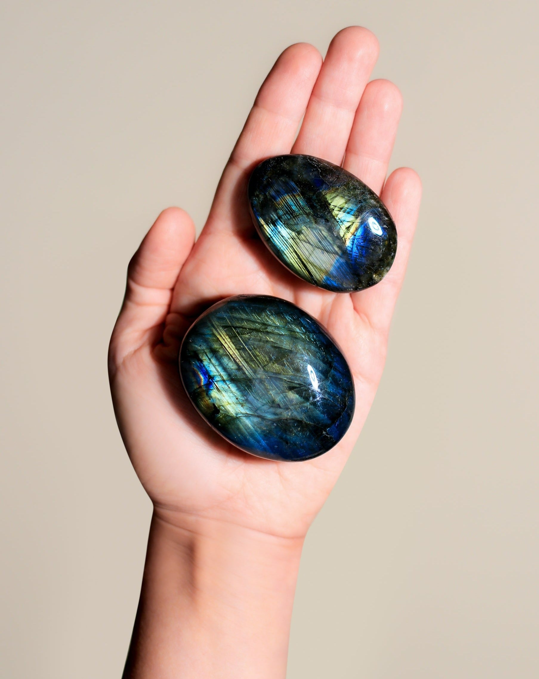 Labradorite Palmstone