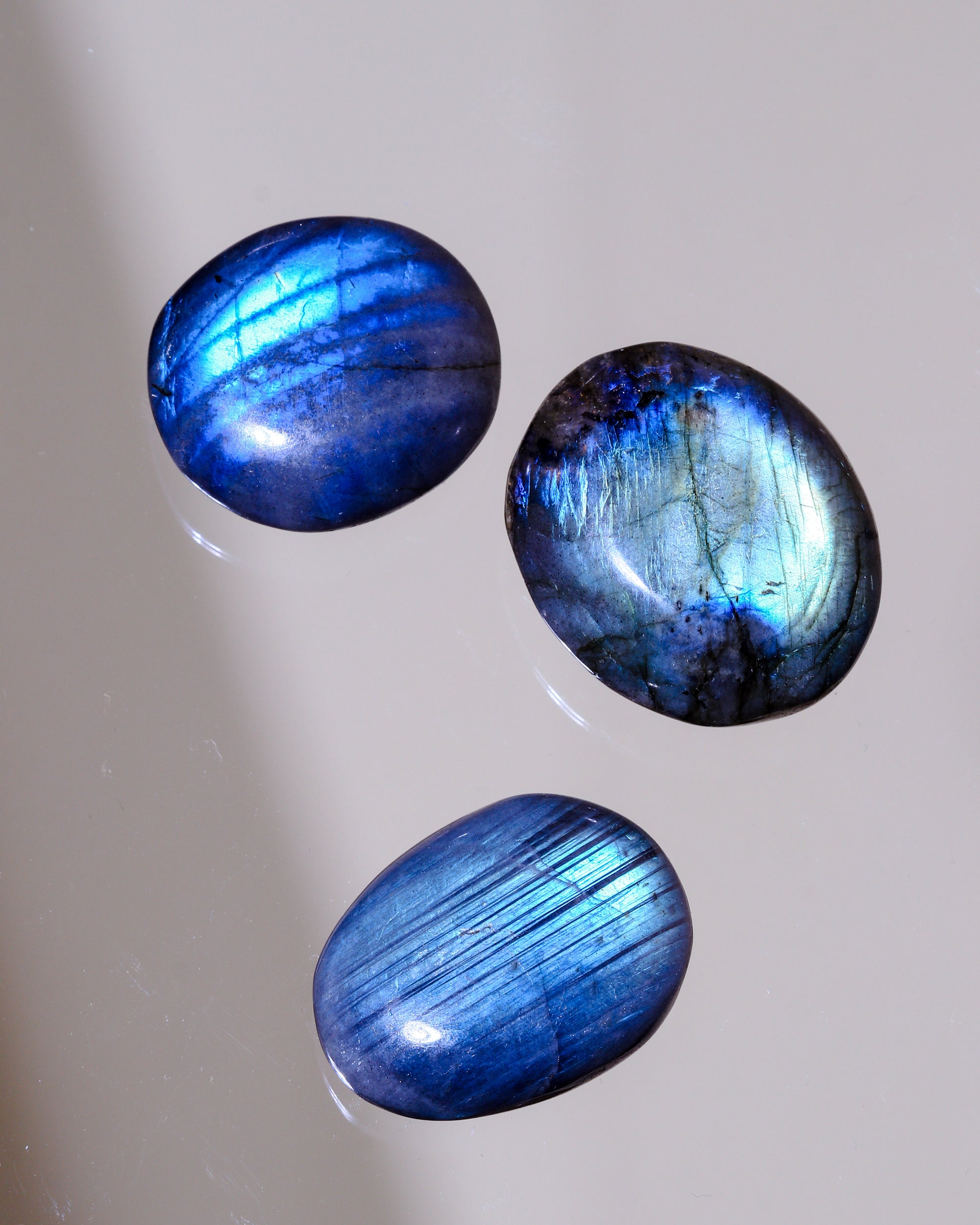 Labradorite pocket stone