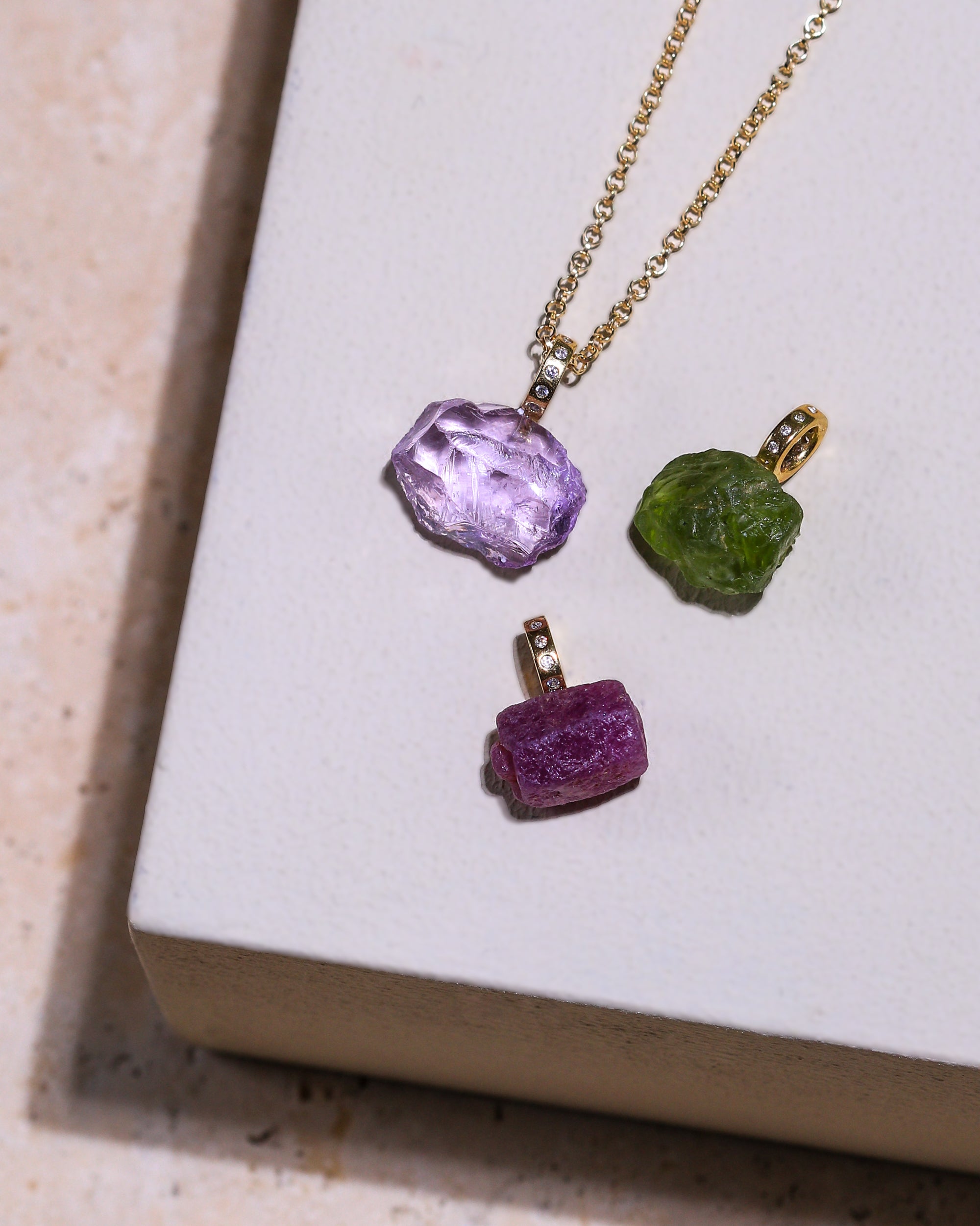 Birthstone Anhänger, vergoldet